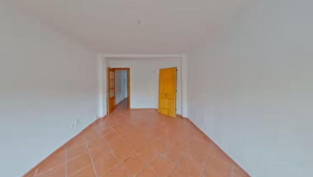 Foto 1 de Piso en venta en El Pinillo de 3 habitaciones con terraza y ascensor