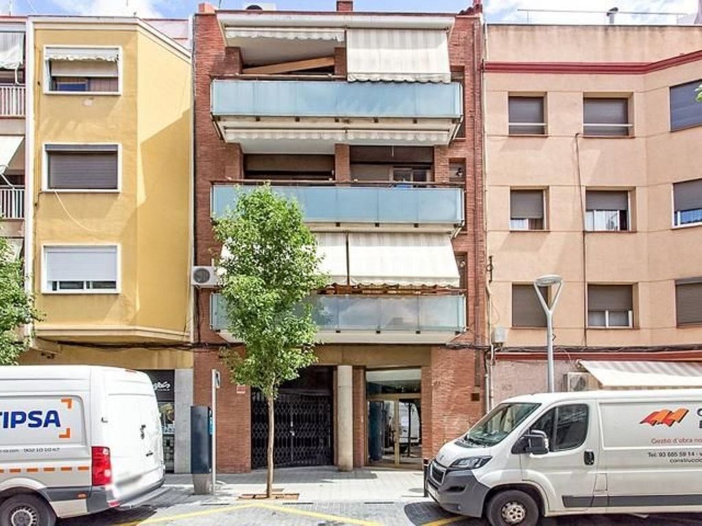 Foto 1 de Venta de local en Sant Joan Despí de 175 m²