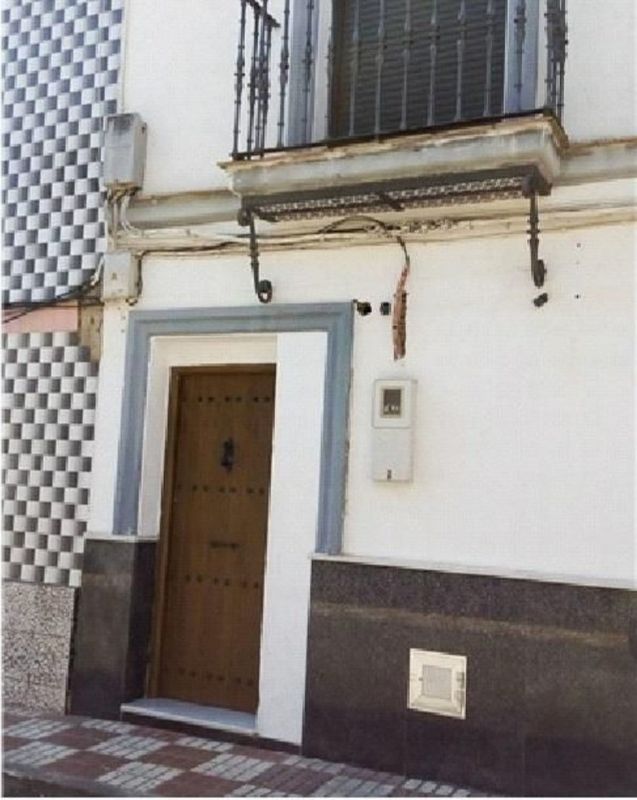 Foto 1 de Venta de casa en Alcalá del Río de 2 habitaciones con calefacción