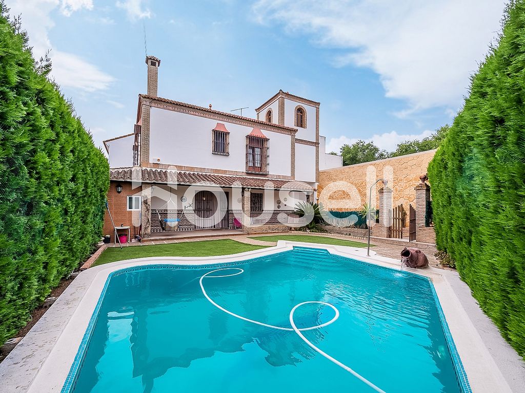 Foto 2 de Casa nueva en venta en calle Malaga de 4 habitaciones con terraza y piscina