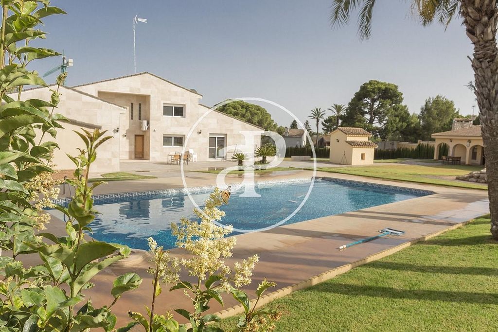 Venta de chalet en Casas Verdes, Paterna · 98270262 yaencontre