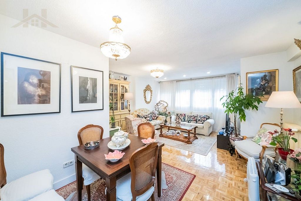 Venta de piso en Alameda de Osuna, Madrid · 103738928 yaencontre