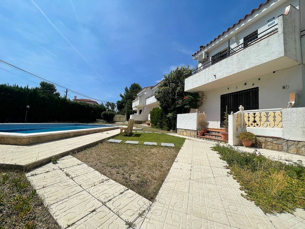 Casa en venta en avenida Barcelona, Miami Platja Miami Playa, Mont