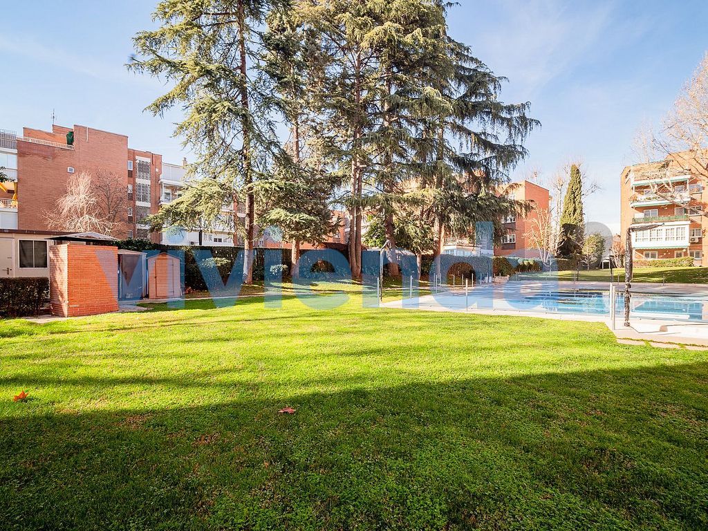 Piso en venta en Alameda de Osuna, Madrid · 103816557 yaencontre