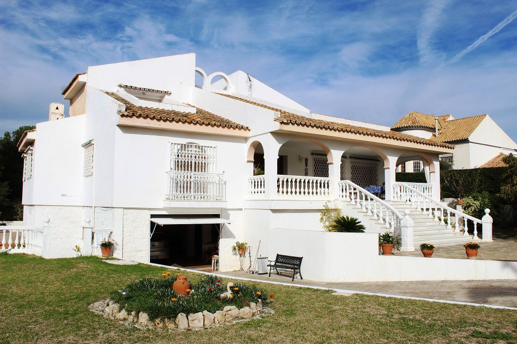 Villa en venta en churriana en málaga
