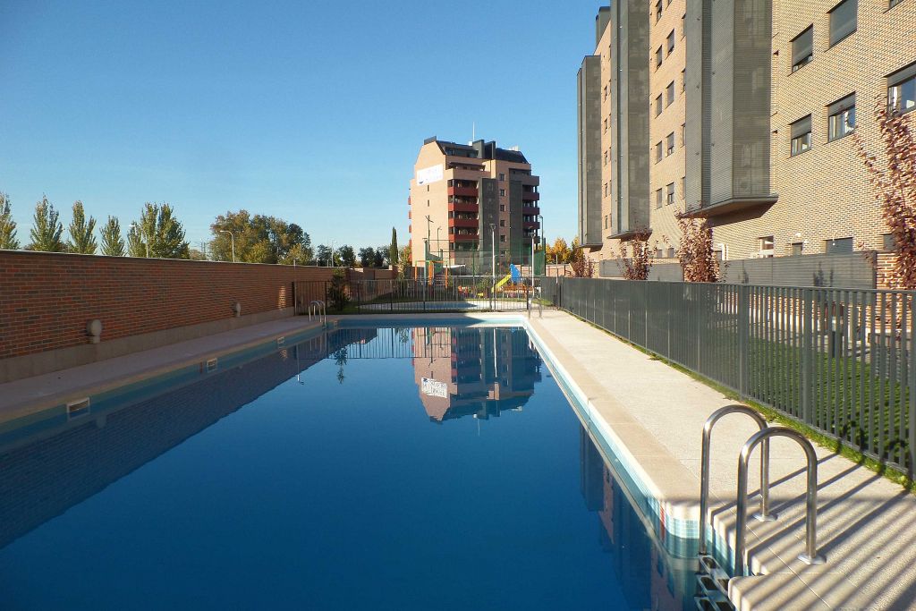 Bajo en alquiler en ensanche en alcalá de henares