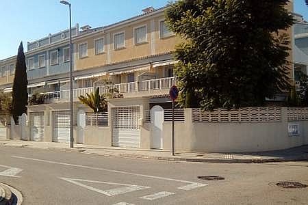 Casa adosada en venta en playa de gandia en gandia