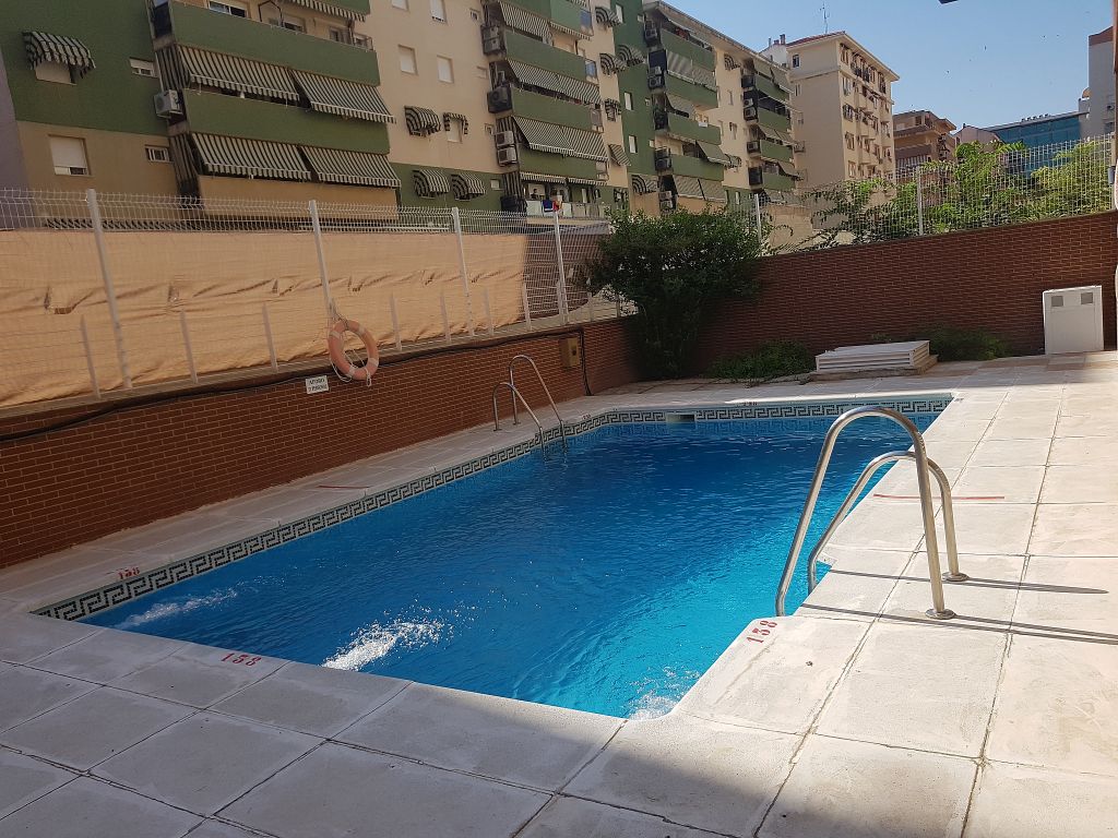 Foto 1 de Piso en alquiler en calle Catalina Mir Real de 4 habitaciones con terraza y piscina