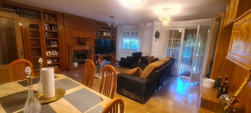 Casa adosada en venta en estación-manantiales en g