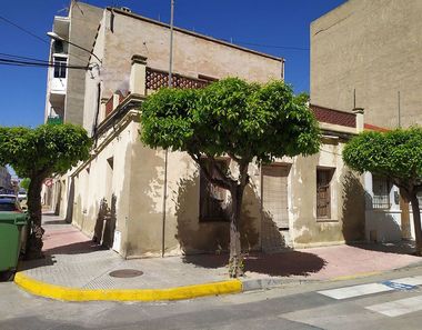 Foto 1 de Casa adosada en calle Virgen del Pilar en Almoradí
