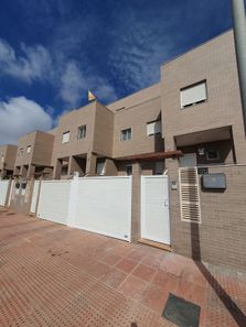 Foto 1 de Casa en Los Molinos - Villa Blanca, Almería
