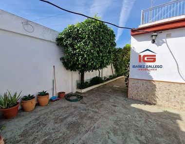 Foto 1 de Casa adosada en barrio  en Ayuntamiento-Barrio Alto, Sanlúcar de Barrameda