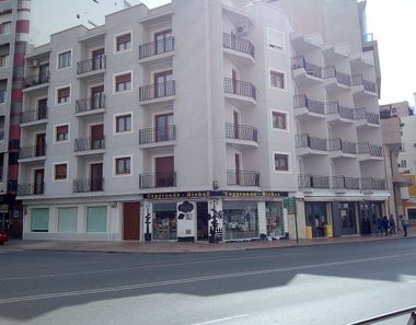 Foto 1 de Piso en calle Calzada de Castro, Nueva Andalucía, Almería