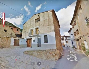 Foto 1 de Casa adossada a calle De la Raga a Alpuente