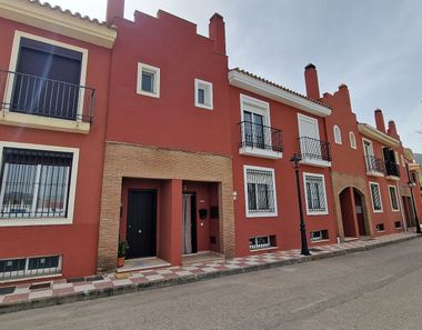 Foto 2 de Casa adosada en avenida Las Eras en Alhama de Granada