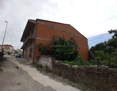 Foto 2 de Edificio en travesía Ramón y Cajal en Cerezo