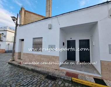 Foto 2 de Casa adosada en calle Cardenal Delgado en Villanueva del Ariscal