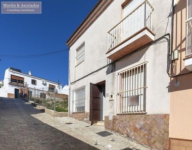 Foto 2 de Casa en calle Jose Valderas Olmo en Gerena
