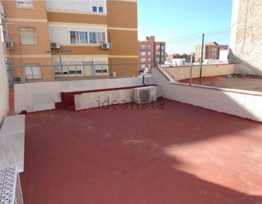 Foto 1 de Casa adossada a San Luis, Almería