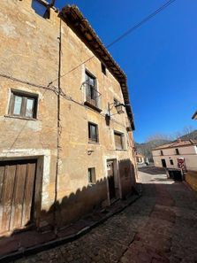 Foto 2 de Casa adosada en calle Bernardo Zapater en Albarracín