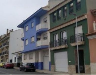 Foto 2 de Edificio en avenida Diputación en Anna