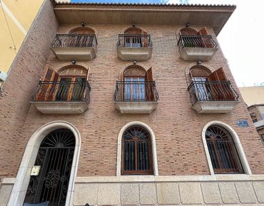 Foto 2 de Edifici a plaza De la Fuente de San Agustin, El Castellar-L´Oliveral, Valencia