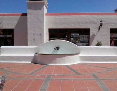 Foto 1 de Local en calle Centro Comercial El Pueblo en Playa Blanca, Yaiza