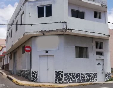 Foto 1 de Casa adosada en calle Bravo Murillo en El Goro - Ojos de Garza, Telde
