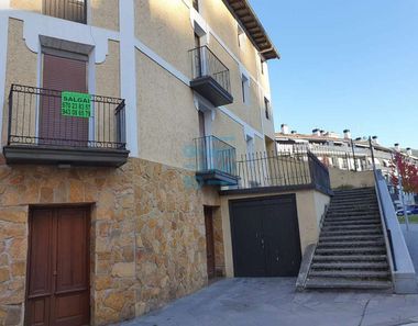 Foto 1 de Casa adossada a calle Santa Fe a Zaldibia