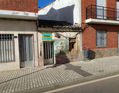 Foto 1 de Local en calle Santa Clara en Benavente
