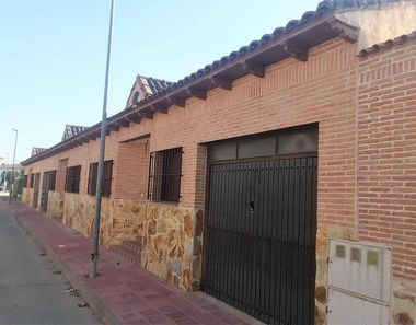 Foto 1 de Casa adossada a calle Murillo a Alcabón