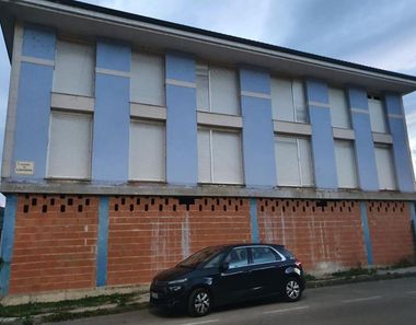 Foto 1 de Edificio en avenida De Cantabria en Corrales de Buelna (Los)