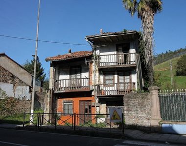 Foto 2 de Casa a calle Concha Espina a Cabezón de la Sal