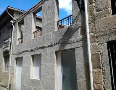 Foto 2 de Casa adosada en calle Cuenca en Tui