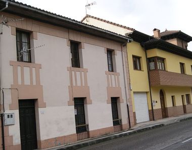 Foto 2 de Edificio en calle Ramón y Cajal en Piloña