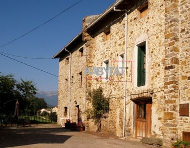 Foto 2 de Casa rural en calle Casería Atxisain y Terrenos Pertenecidos en Idiazabal