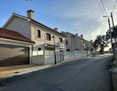 Foto 2 de Casa en calle Atalaia en Rianxo
