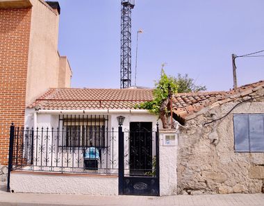 Foto 2 de Casa adosada en calle Nueva en Solosancho