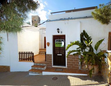 Foto 2 de Casa adosada en calle Malaga en Enix