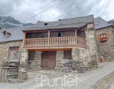 Foto 1 de Casa rural en calle Deth Castèth Leon en Bòrdes, es