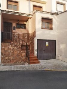 Foto 2 de Casa adossada a calle San Roque a Almorox