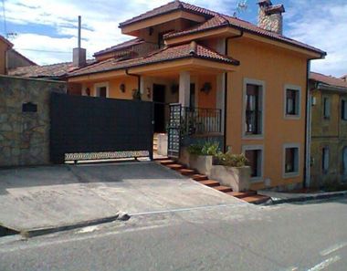 Foto 2 de Casa en calle La Rasa en Carbayin-Lieres-Valdesoto, Siero