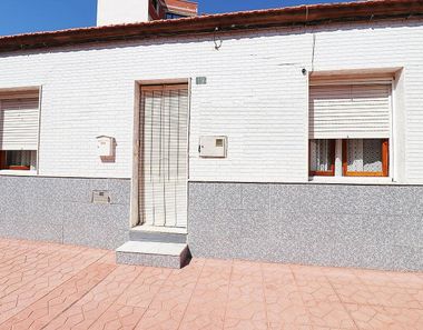 Foto 1 de Casa adosada en calle Alicante en Zona Pueblo, Guardamar del Segura