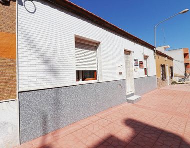 Foto 2 de Casa adosada en calle Alicante en Zona Pueblo, Guardamar del Segura