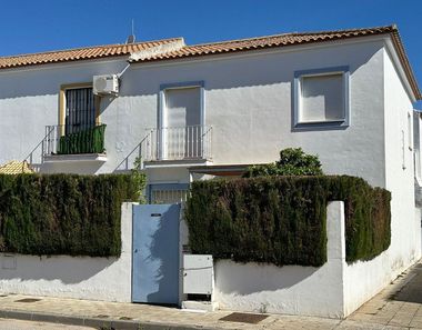 Foto 2 de Casa en calle Luis Buñuel en Villanueva del Ariscal