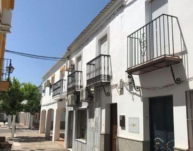 Foto 2 de Edificio en calle Sombra en Guillena