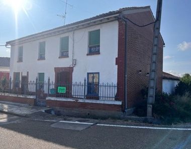 Foto 2 de Casa en calle La Iglesia en Pedrosa de la Vega
