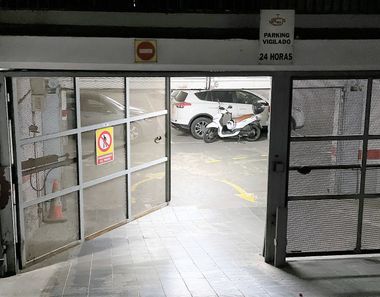 Foto 2 de Garatge a calle De Cerdeña, La Dreta de l'Eixample, Barcelona