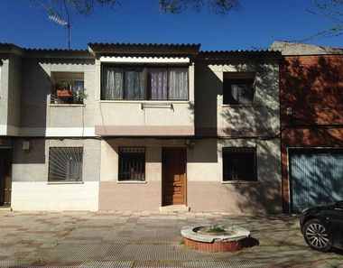 Foto 1 de Casa en calle Alcazar en PAU 2-600, Puertollano