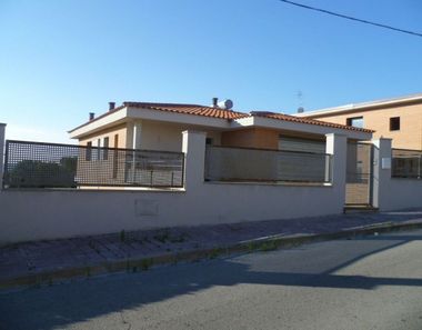 Foto 1 de Casa a calle Garbí a Sant Esteve Sesrovires